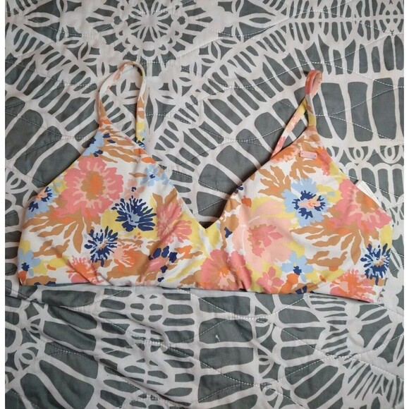 Roxy Swim Set Of 3 Pieces XL Shorts Are Medium But It Fits As A Set XL - Picture 11 of 16